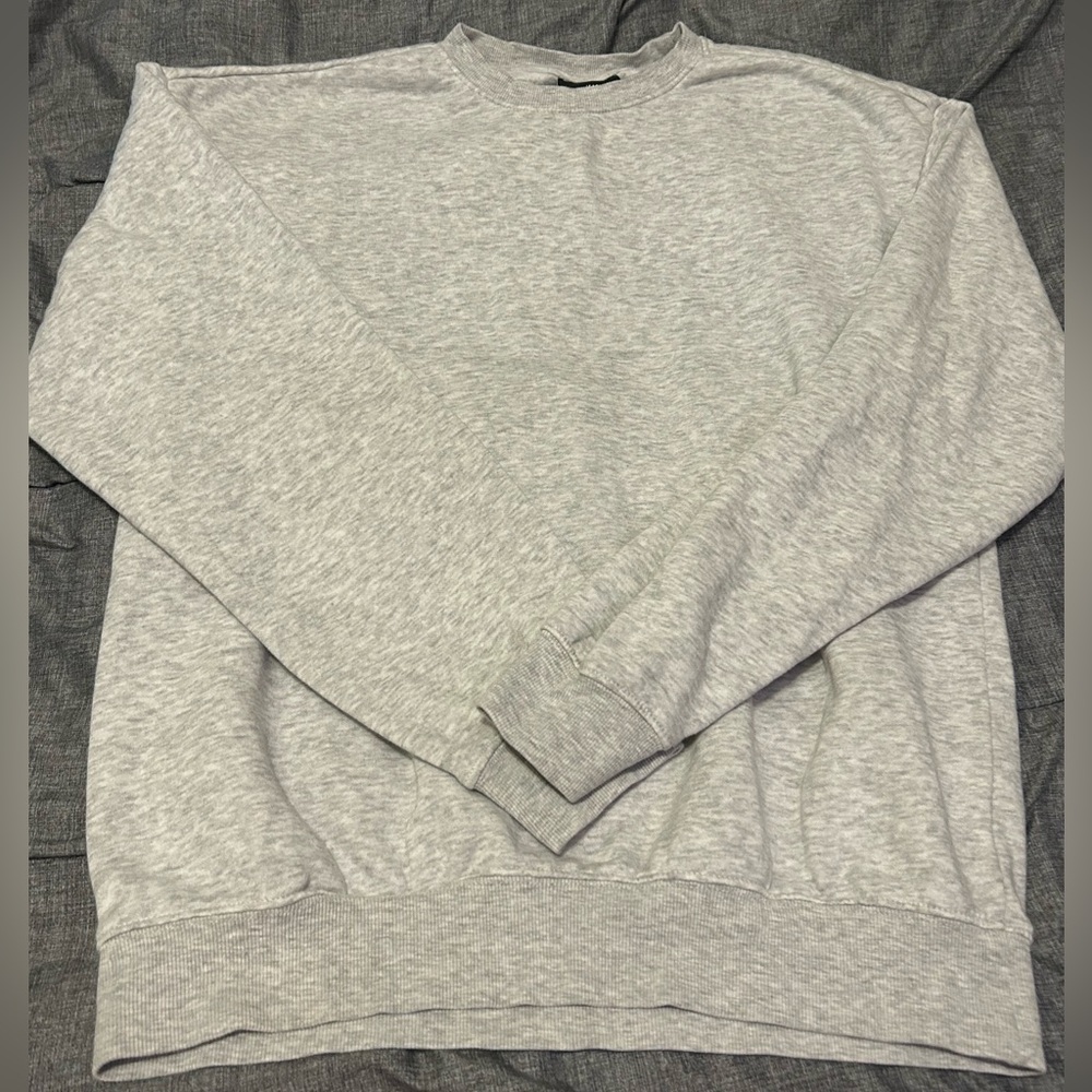 Gray sweatshirt